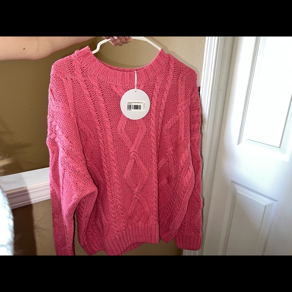 Princess Polly sweater doesn’t have tag anymore - Picture 3 of 5